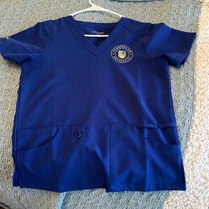 Women’s small scrub top for Chamberlian University